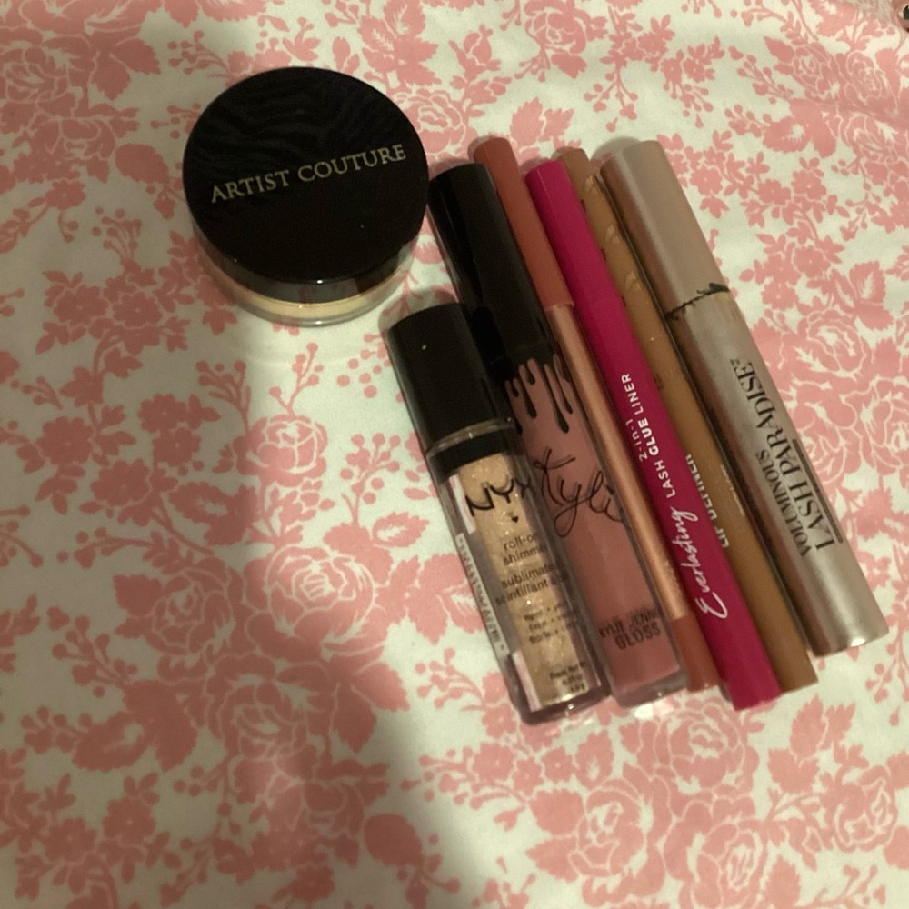 Makeup bundle - Picture 2 of 2